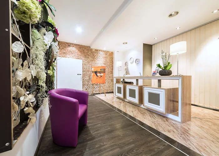 Beach hotel: Arthotel City